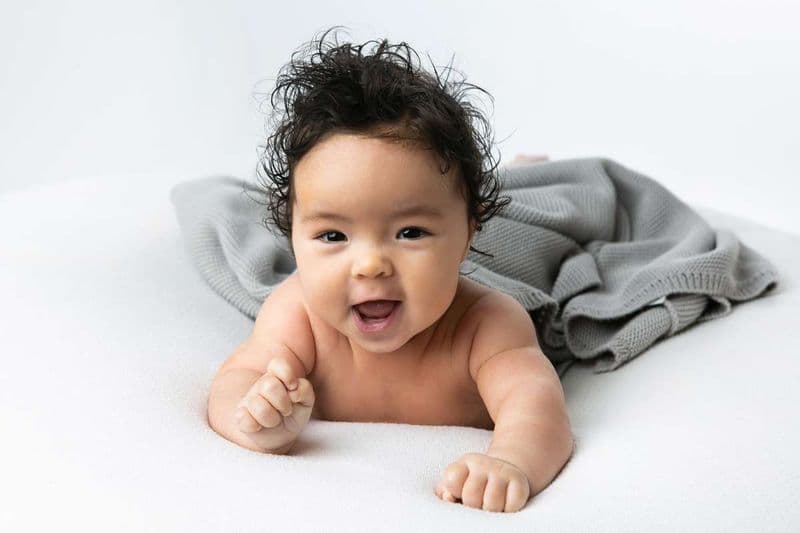 user-upload/business/work-media/k5k665iaw9s0stpsfeqb4w_babybauch-shooting-und-baby-fotoshooting-berlin-donna-bellini.jpeg